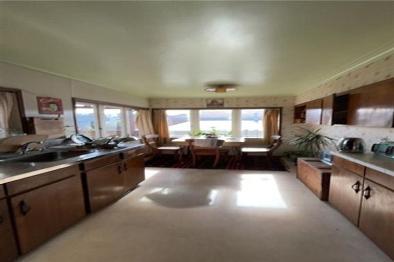 Photo of property in 23 Barbary Avenue, Kelston, Auckland, 0602