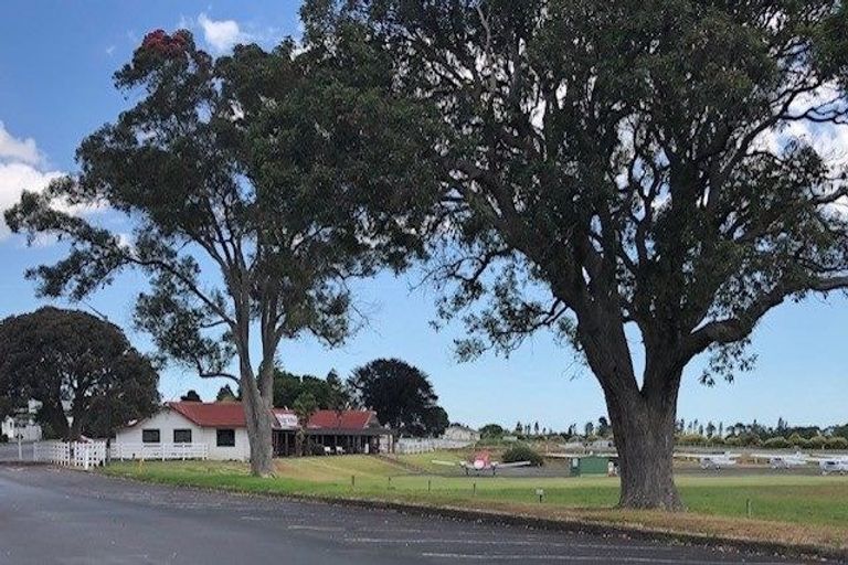 Photo of property in 31 Village Way, Ardmore, Papakura, 2582