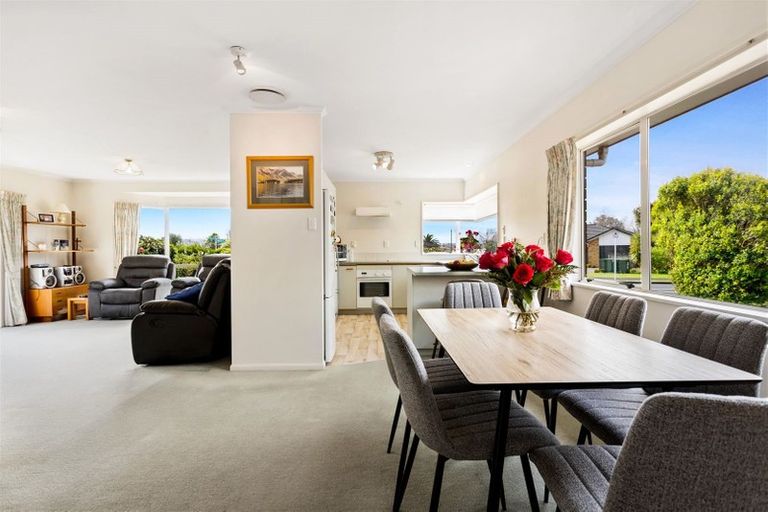 Photo of property in 18 Maurice Borich Place, Henderson, Auckland, 0610