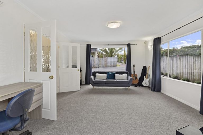 Photo of property in 10 San Lorenzo Rise, Henderson, Auckland, 0612