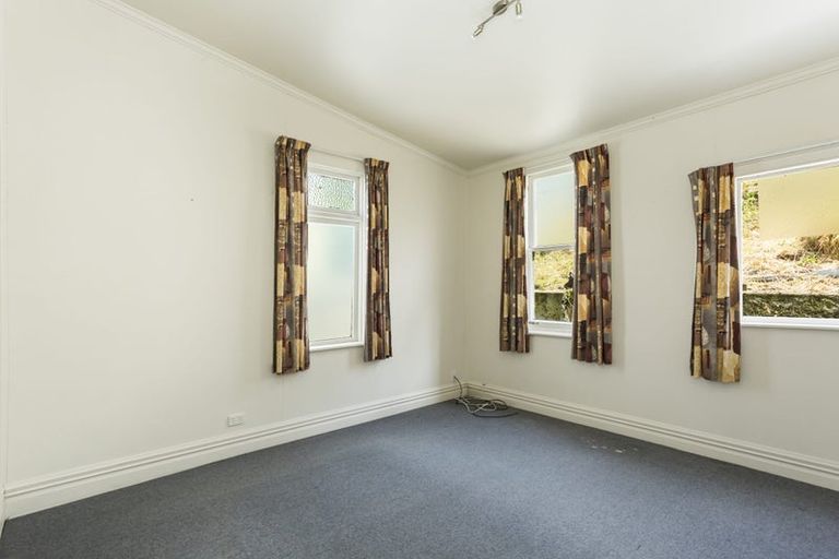 Photo of property in 39 Easther Crescent, Kew, Dunedin, 9012
