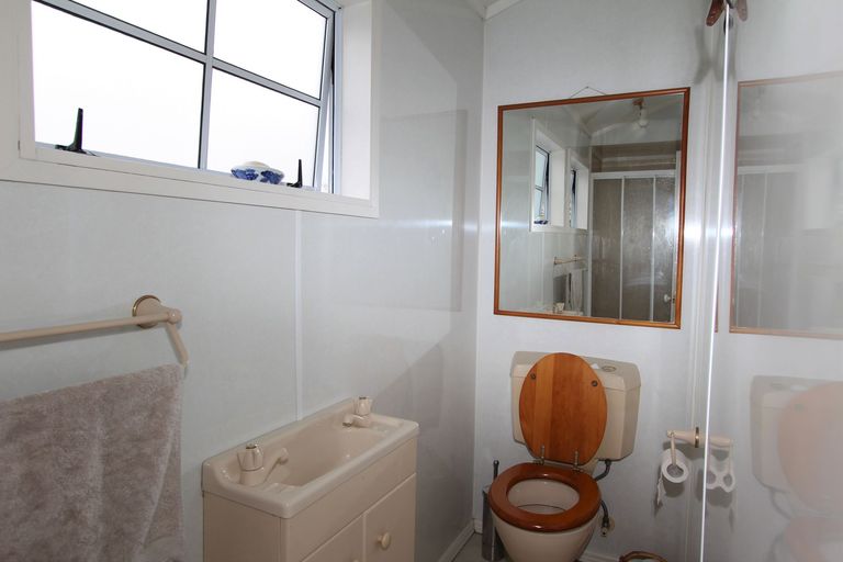 Photo of property in 1 Tington Avenue, Wattle Downs, Auckland, 2103