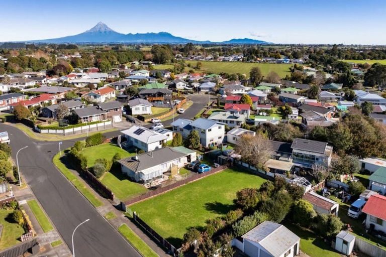 Photo of property in 5 Pleiades Street, Waitara, 4320