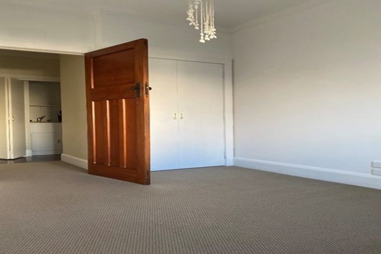 Photo of property in 14 Lawrence Road, Hospital Hill, Napier, 4110
