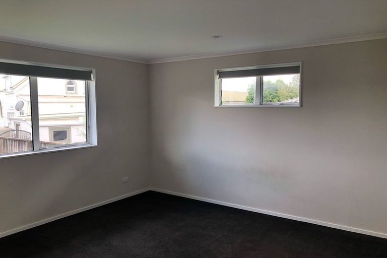 Photo of property in 22a Domain Street, Waiuku, 2123