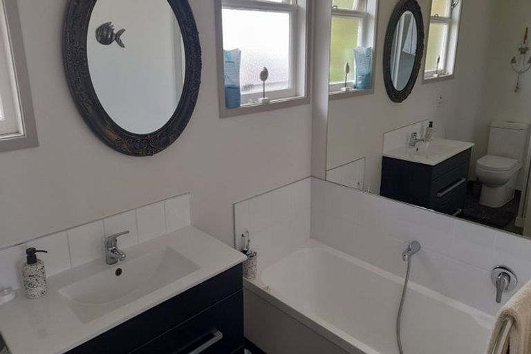 Photo of property in 40a Herewini Street, Titahi Bay, Porirua, 5022