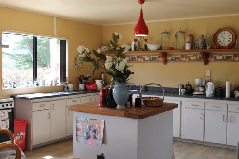 Photo of property in 316 Mountain Road, Maungaturoto, 0587