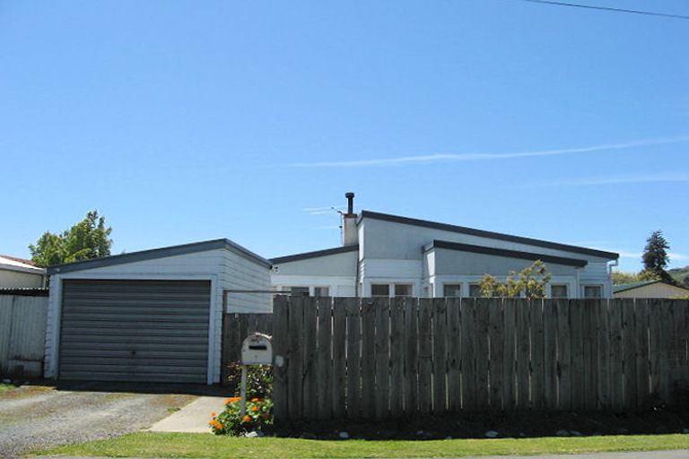 Photo of property in 1/3 Polstead Road, Stoke, Nelson, 7011