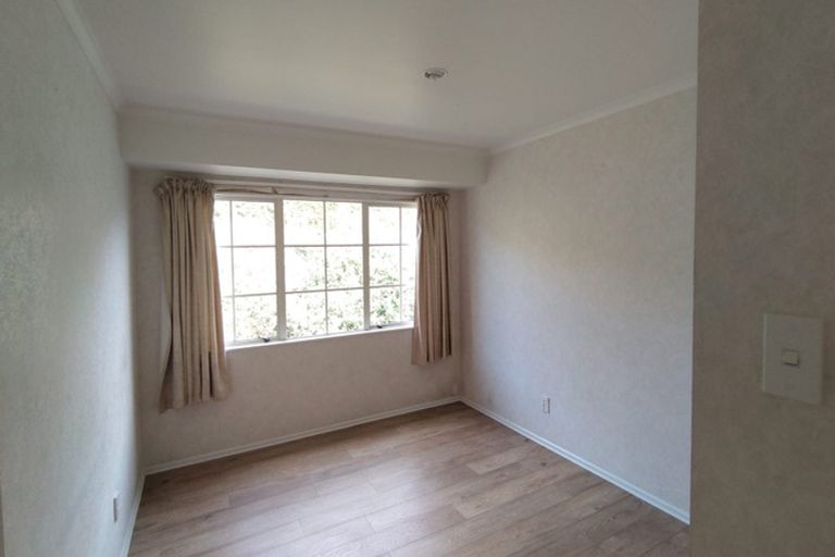 Photo of property in 71 Point View Drive, East Tamaki Heights, Auckland, 2016