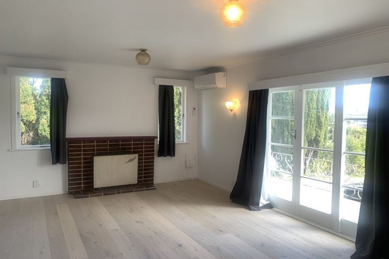 Photo of property in 143 Edmonton Road, Te Atatu South, Auckland, 0610