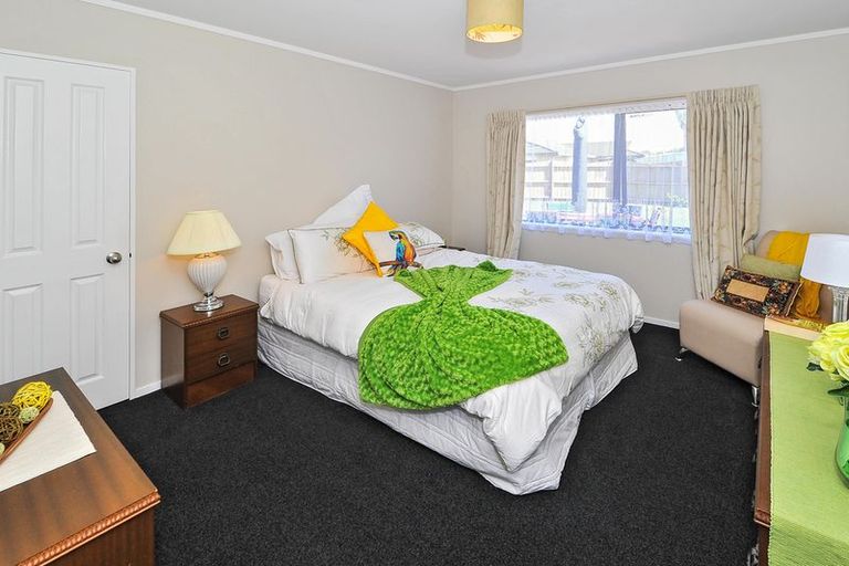 Photo of property in 3 Glenross Drive, Wattle Downs, Auckland, 2103