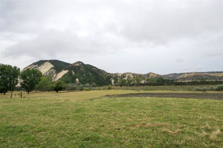 Photo of property in 1072 Waiautoa Road, Clarence, Kaikoura, 7371