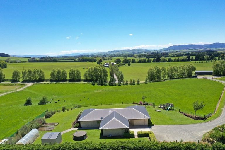 Photo of property in 11 Sinclair Road, Browns, Winton, 9782