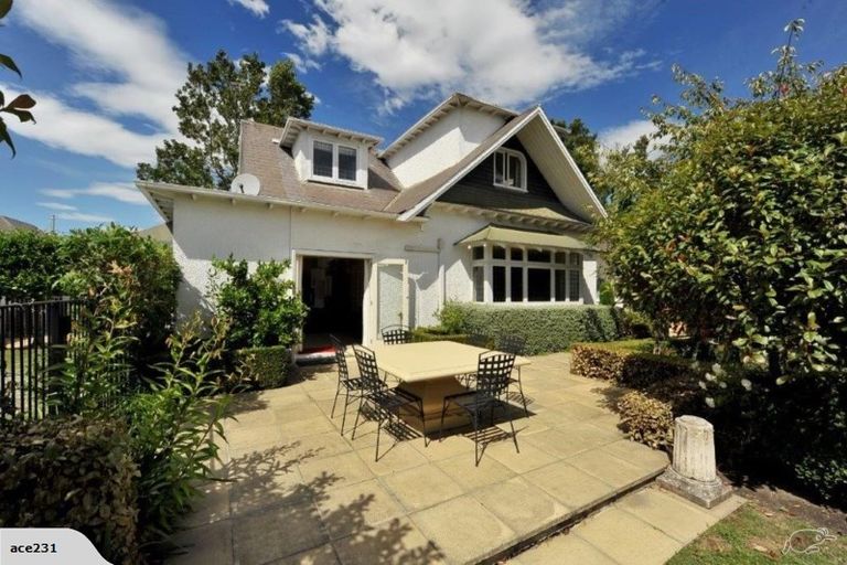 Photo of property in 284 Papanui Road, Merivale, Christchurch, 8052