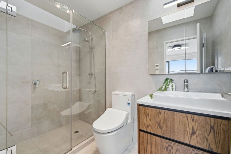 Photo of property in 4a Fowler Street, Northcote, Auckland, 0627