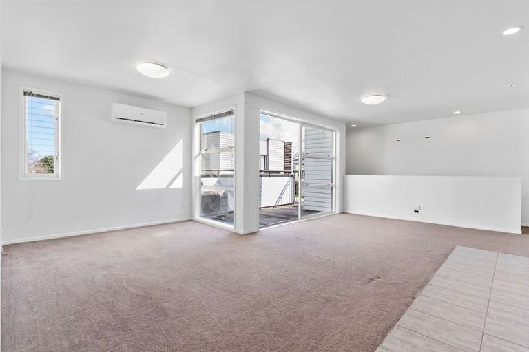 Photo of property in 210 Porchester Road, Takanini, 2112