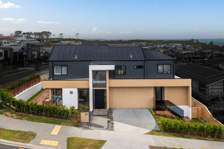 Photo of property in 34 Kumukumu Road, Long Bay, Auckland, 0630