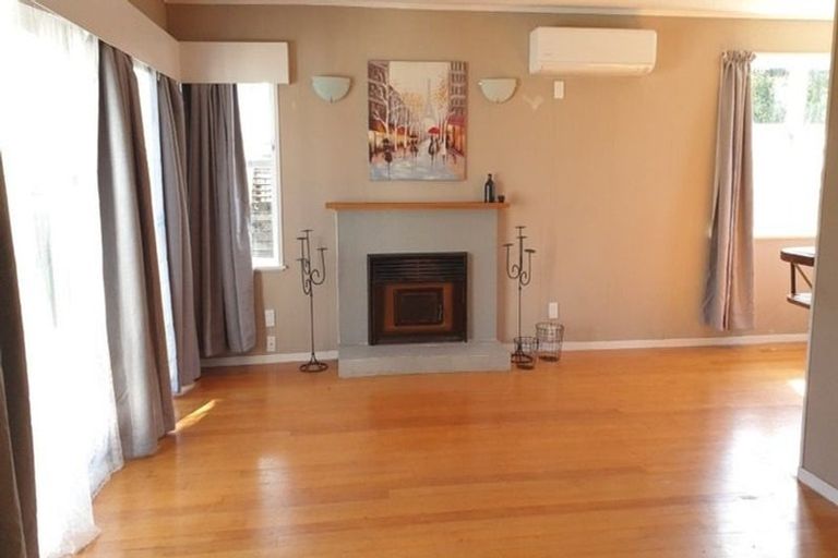 Photo of property in 81 Lauderdale Road, Birkdale, Auckland, 0626