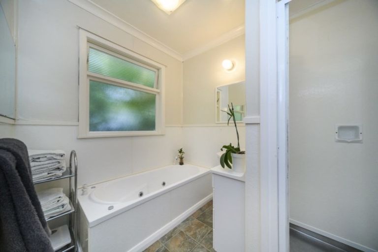 Photo of property in 9 Parata Street, Hokowhitu, Palmerston North, 4410
