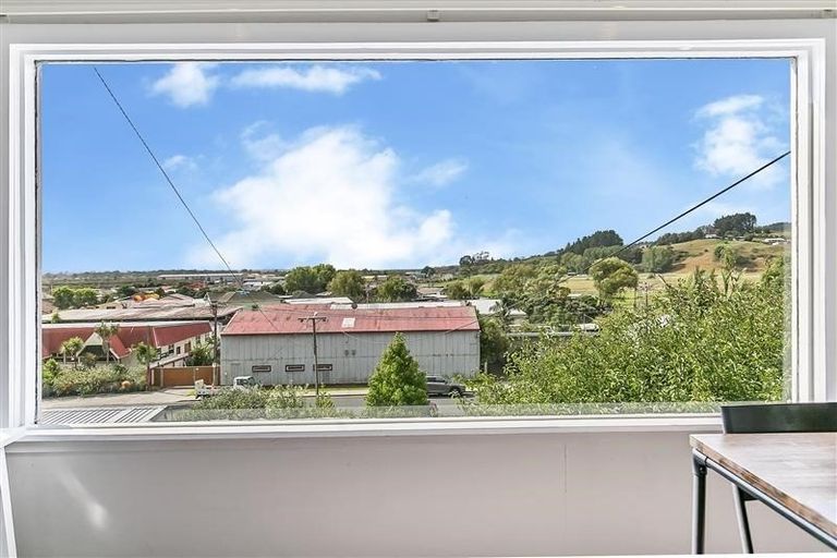 Photo of property in 15 Awaroa Road, Helensville, 0800