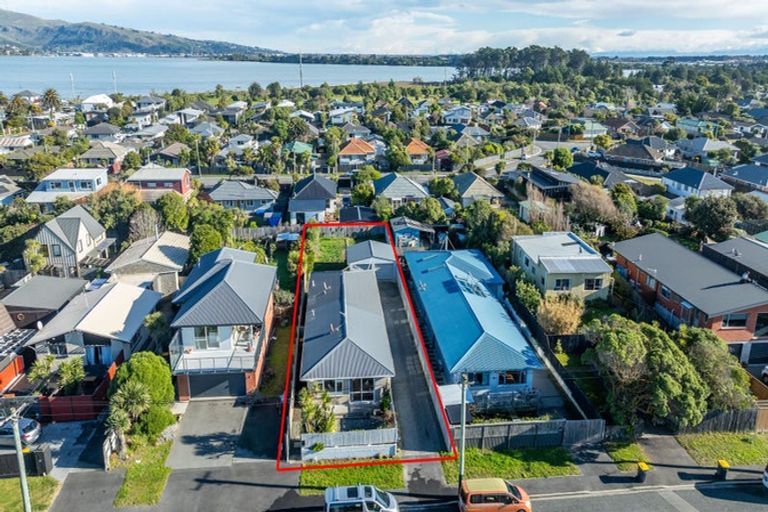 Photo of property in 521 Marine Parade, South New Brighton, Christchurch, 8062