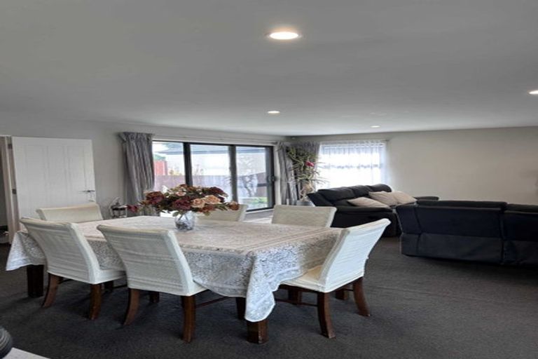 Photo of property in 194 Burwood Road, Burwood, Christchurch, 8083