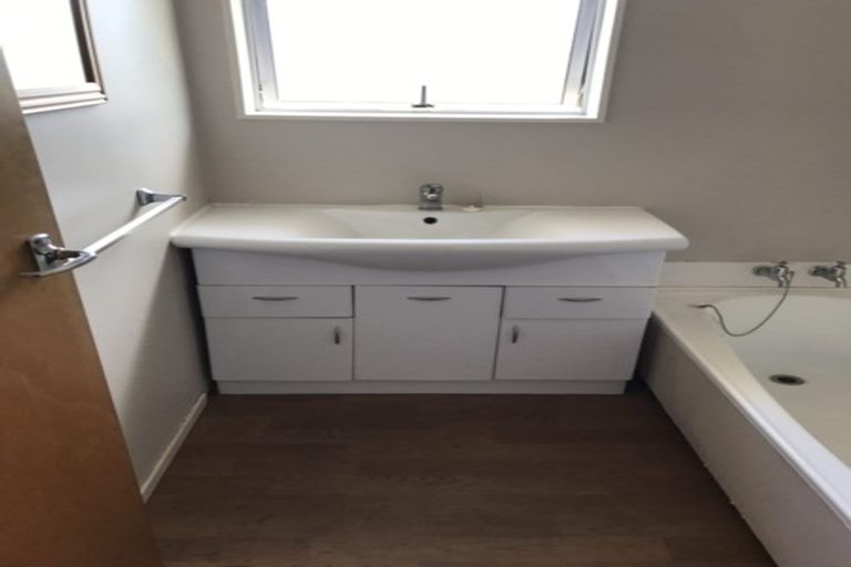 Photo of property in 1/14 First Avenue, Avenues, Whangarei, 0110