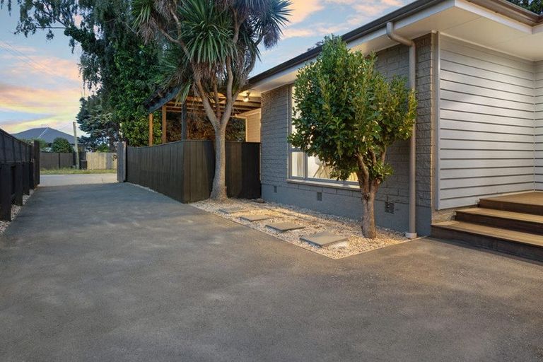 Photo of property in 7 Lake Terrace Road, Burwood, Christchurch, 8061