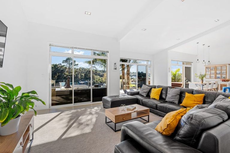 Photo of property in 15 Hawaiian Parade, Arkles Bay, Whangaparaoa, 0932