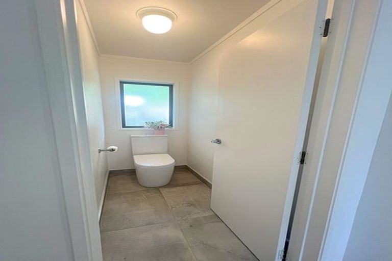 Photo of property in 2/24 Hattaway Avenue, Bucklands Beach, Auckland, 2012
