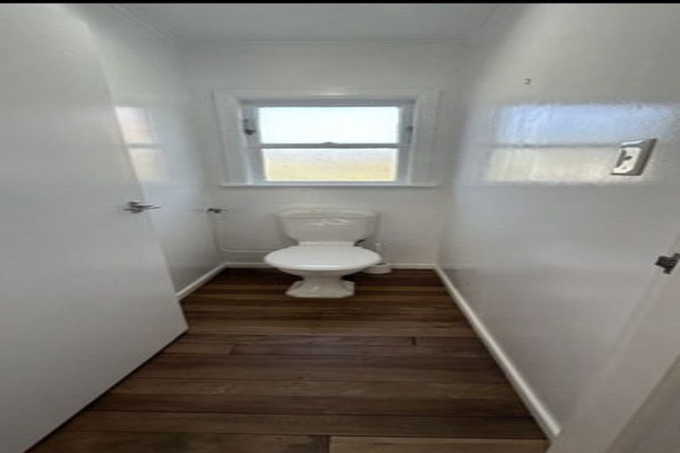 Photo of property in 22 Moana Road, Paraparaumu, 5032