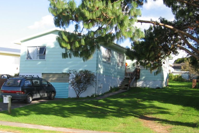 Photo of property in 42 Darnell Crescent, Clover Park, Auckland, 2019