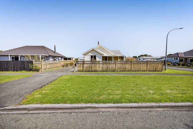 Photo of property in 22 Whitcombe Road, Opunake, 4616