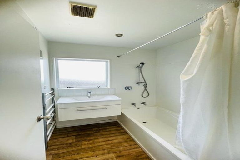 Photo of property in 7 Etherton Drive, Weymouth, Auckland, 2103