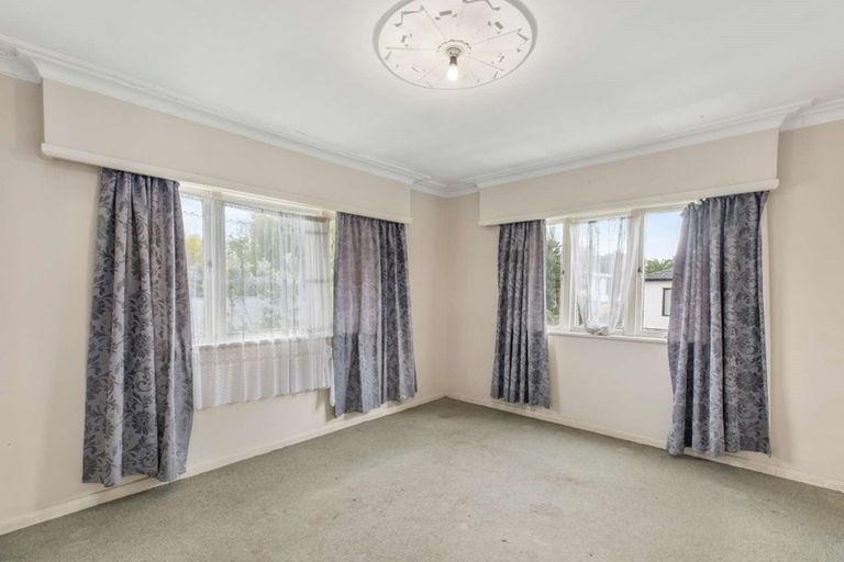 Photo of property in 17a Kereru Street, Henderson, Auckland, 0612