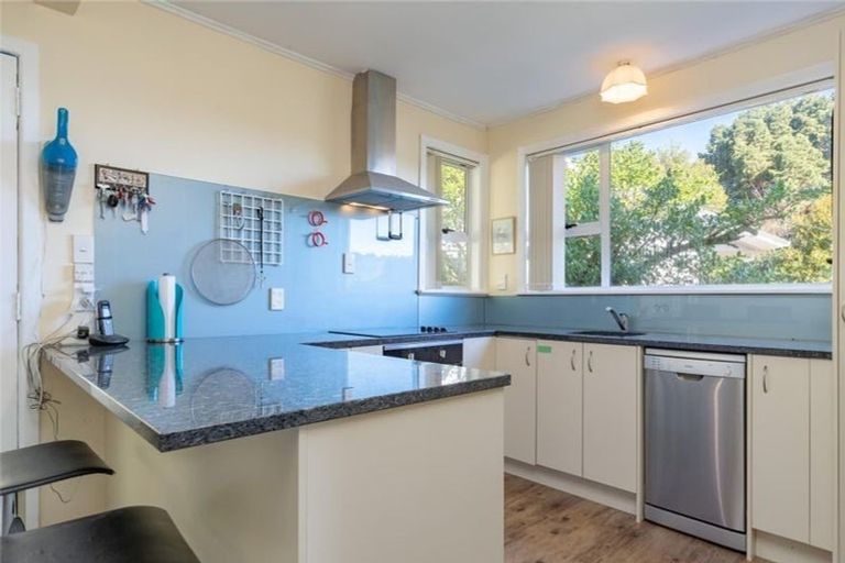 Photo of property in 14 Manor Drive, Stokes Valley, Lower Hutt, 5019