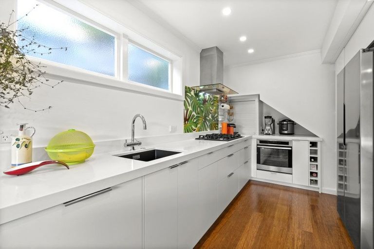 Photo of property in 34 Hastings Parade, Devonport, Auckland, 0624