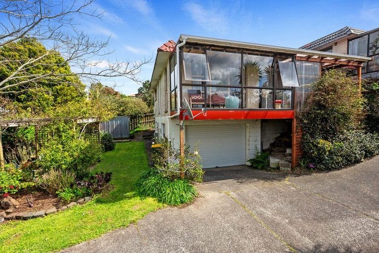 Photo of property in 2/52 Manuka Road, Glenfield, Auckland, 0629