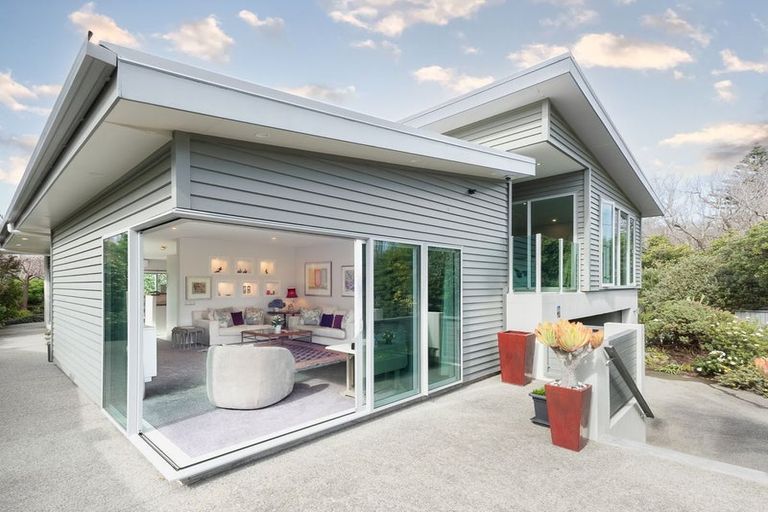 Photo of property in 6a Kohutuhutu Road, Raumati Beach, Paraparaumu, 5032