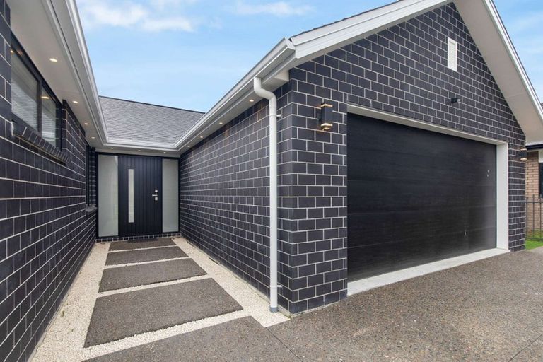 Photo of property in 26 Rose Leigh Drive, Cambridge, 3434