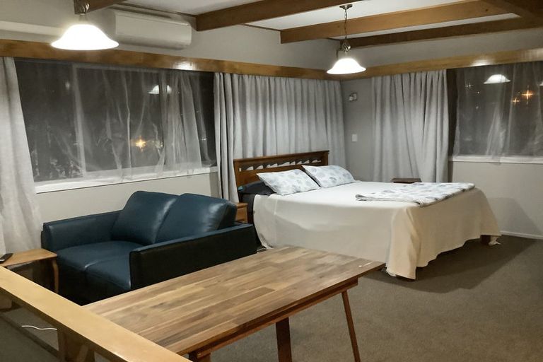 Photo of property in 8 Lilac Lane, Maungaraki, Lower Hutt, 5010