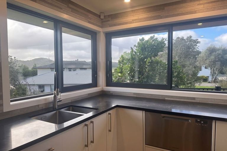 Photo of property in 7 Hammond Avenue, Hatfields Beach, Orewa, 0931