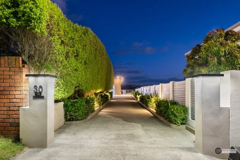 Photo of property in 30 Arahiwi Grove, Tirohanga, Lower Hutt, 5010