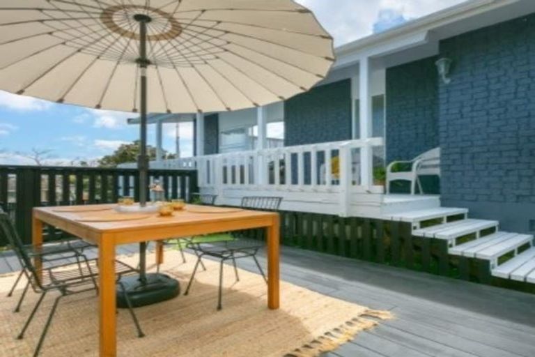 Photo of property in 3 Kipling Drive, Whalers Gate, New Plymouth, 4310