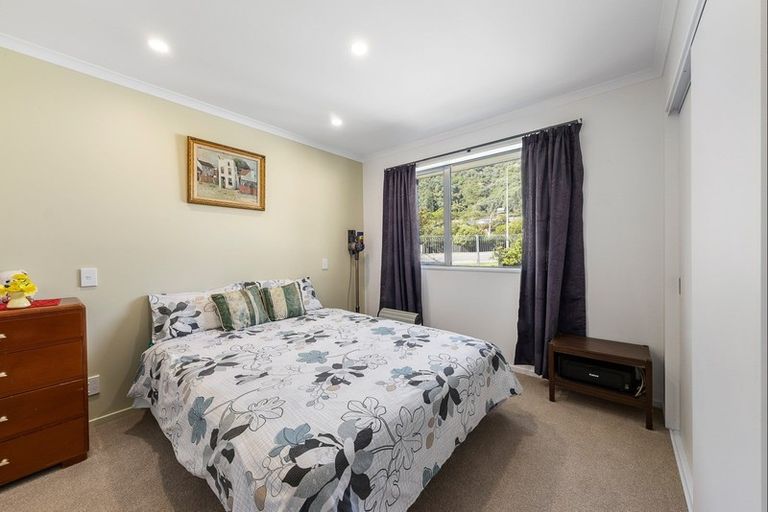 Photo of property in 33 Wairau Road, Picton, 7220