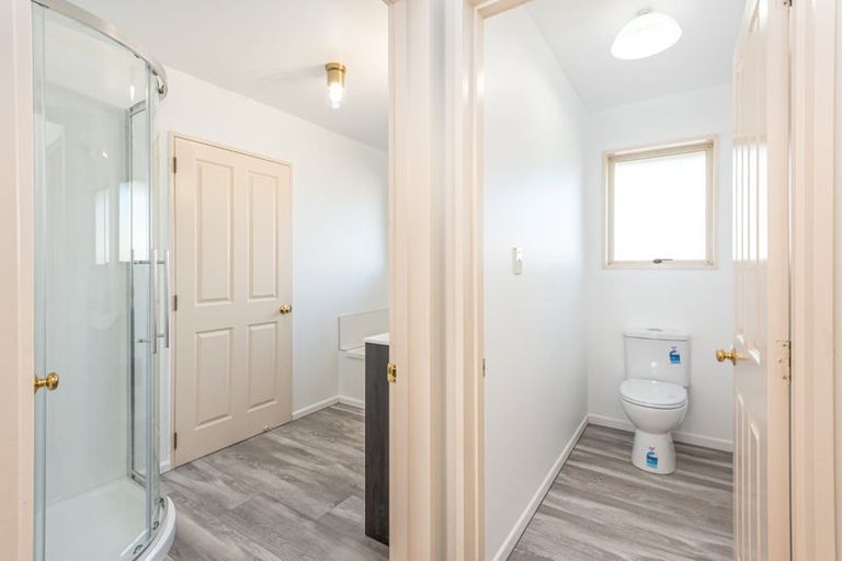 Photo of property in 2/116 Yaldhurst Road, Sockburn, Christchurch, 8042