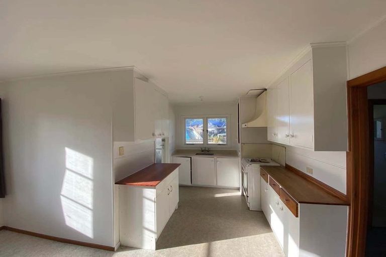 Photo of property in 9 Bedford Street, Te Atatu South, Auckland, 0610