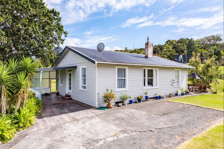 Photo of property in 1893 Whangarei Heads Road, Whangarei Heads, Whangarei, 0174