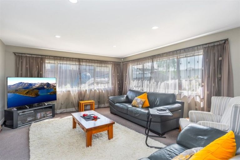 Photo of property in 18 Wiltshire Drive, Huntington, Hamilton, 3210