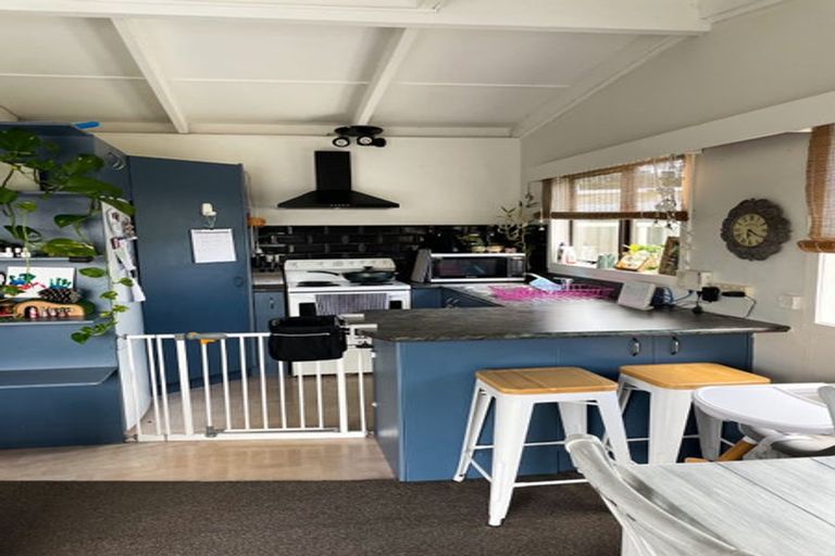 Photo of property in 15 Rata Road, Stanmore Bay, Whangaparaoa, 0932